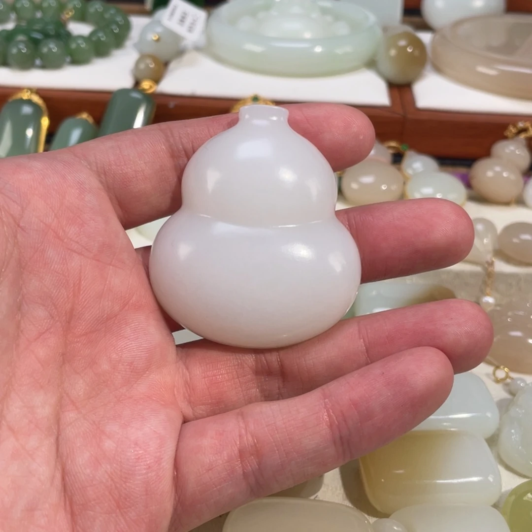 江***岁和田玉未镶嵌颈饰