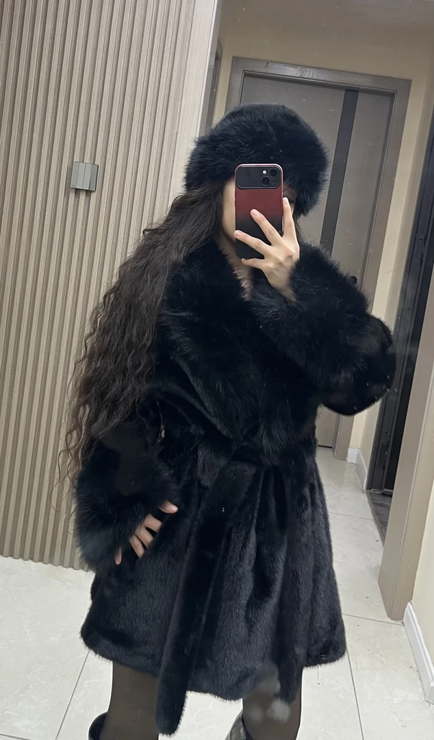 女款冬季黑色外套