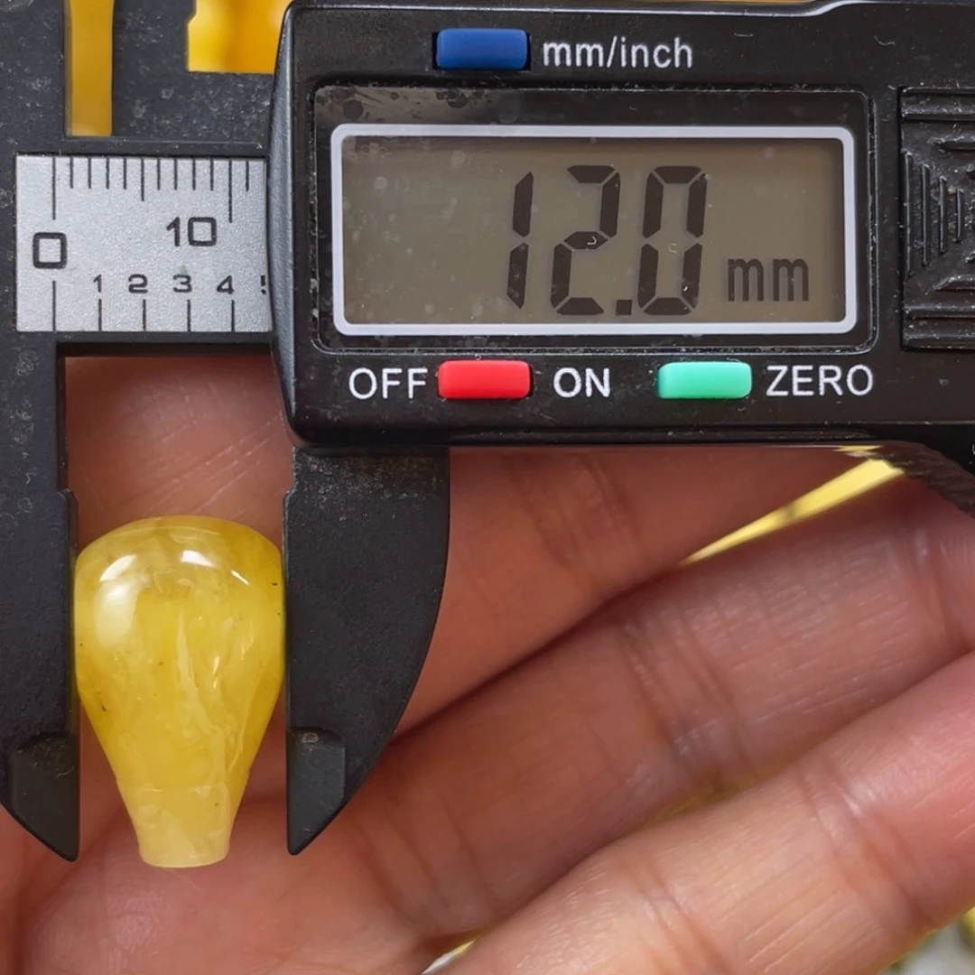 蜜蜡未镶嵌裸石36杂