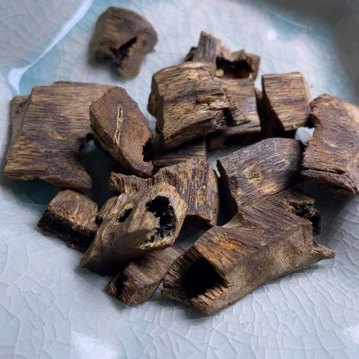 沉香海南种植莺歌绿碎料20克重福利