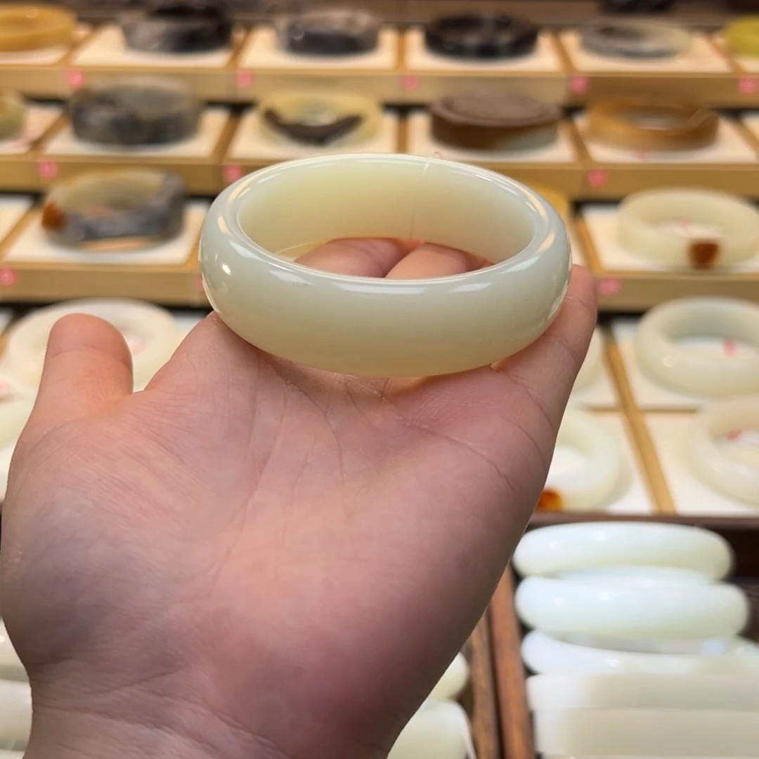 和田玉未镶嵌手镯15