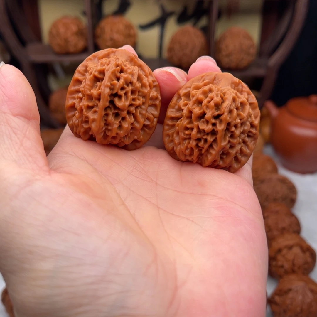 k***i桃核把件文玩核桃，秦闷狮子头