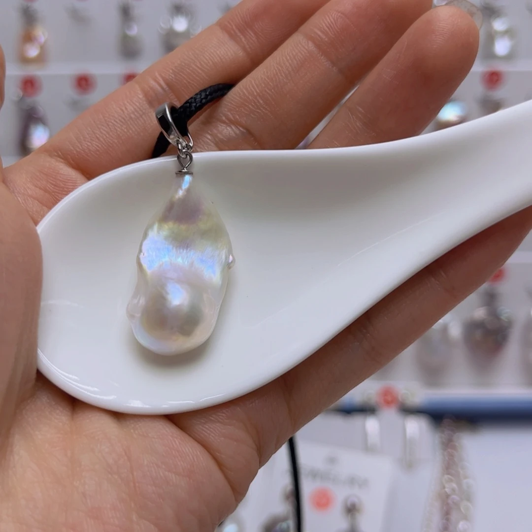 银S925镶嵌淡水珍珠吊坠