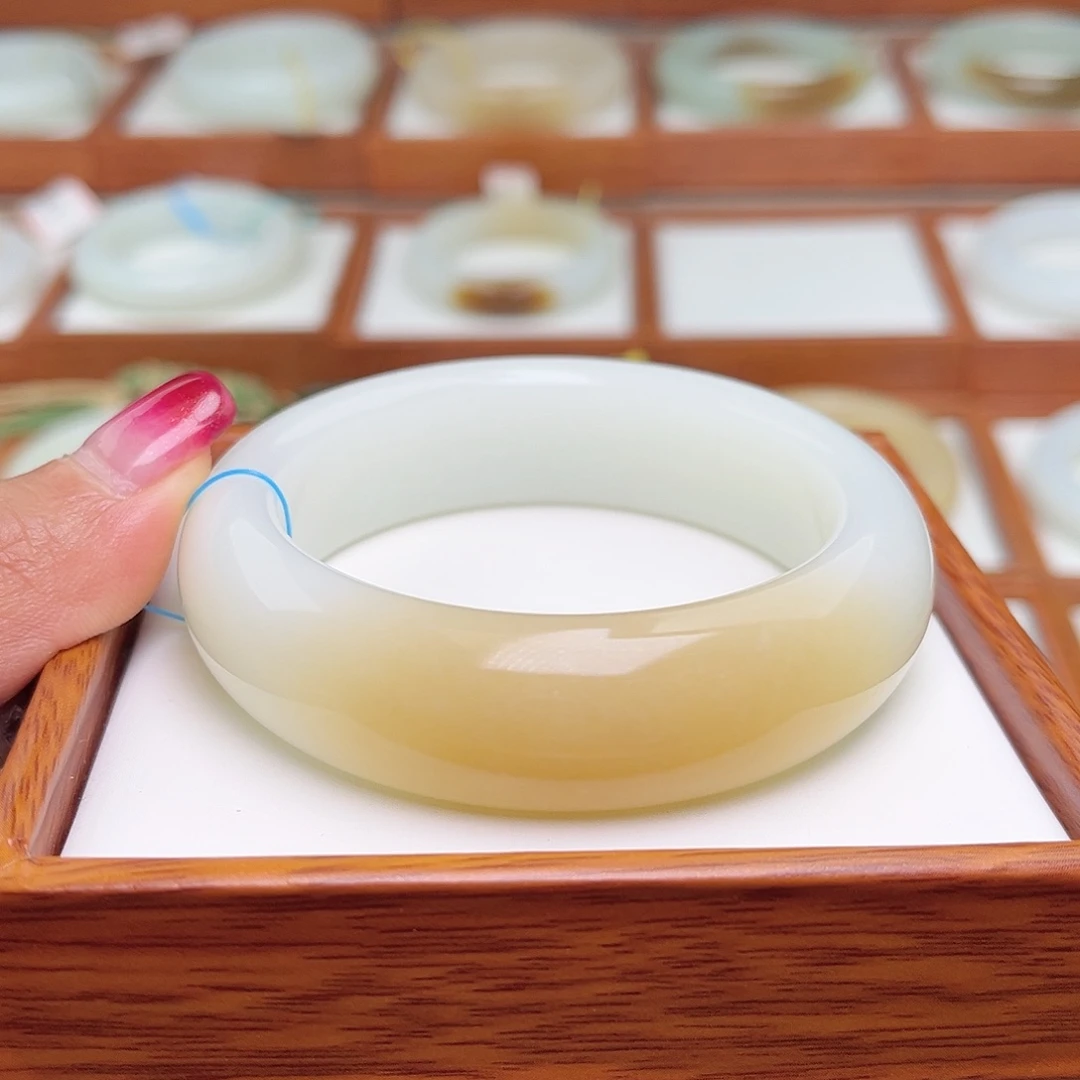 和田玉手镯未镶嵌57.7