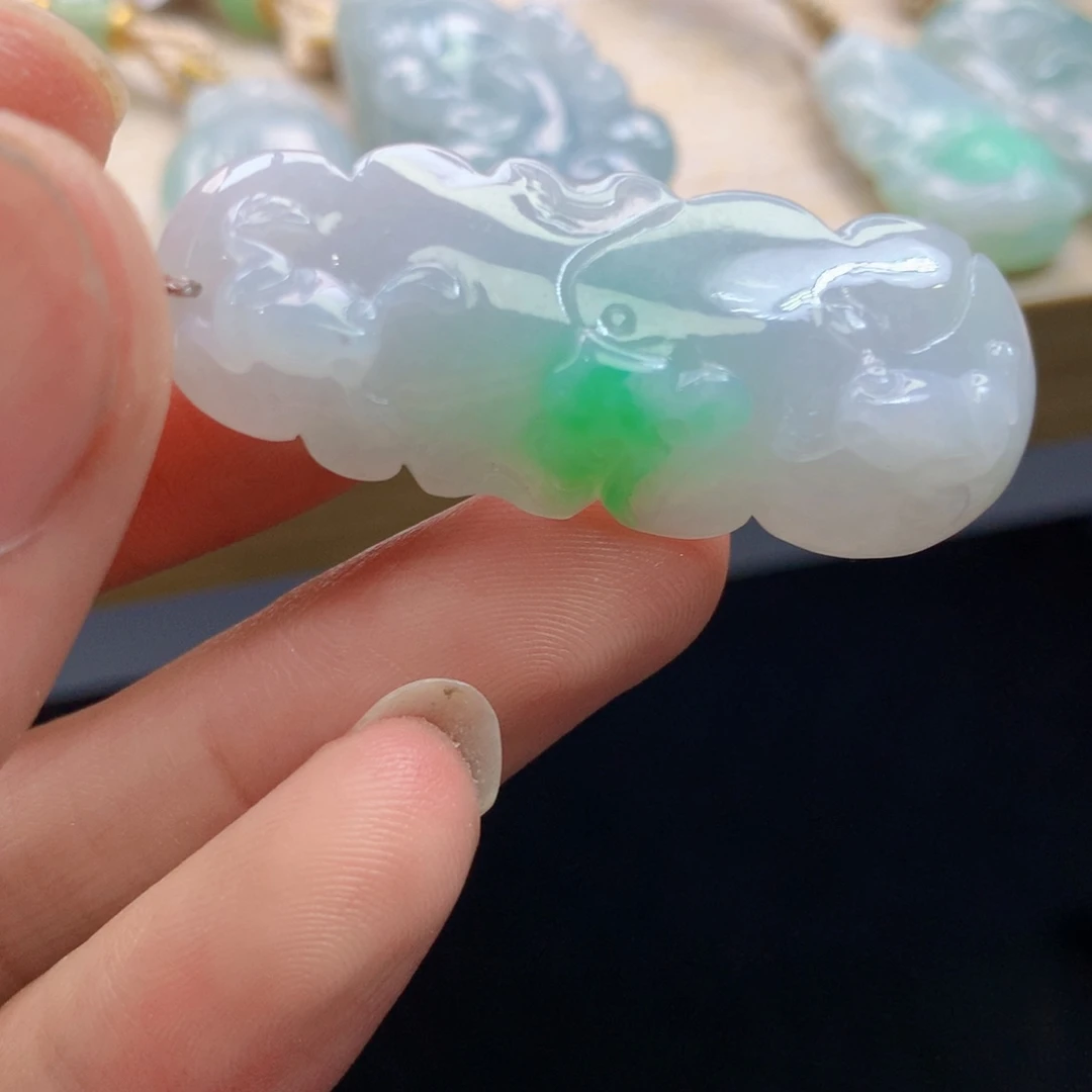 颈饰未镶嵌翡翠吊坠
