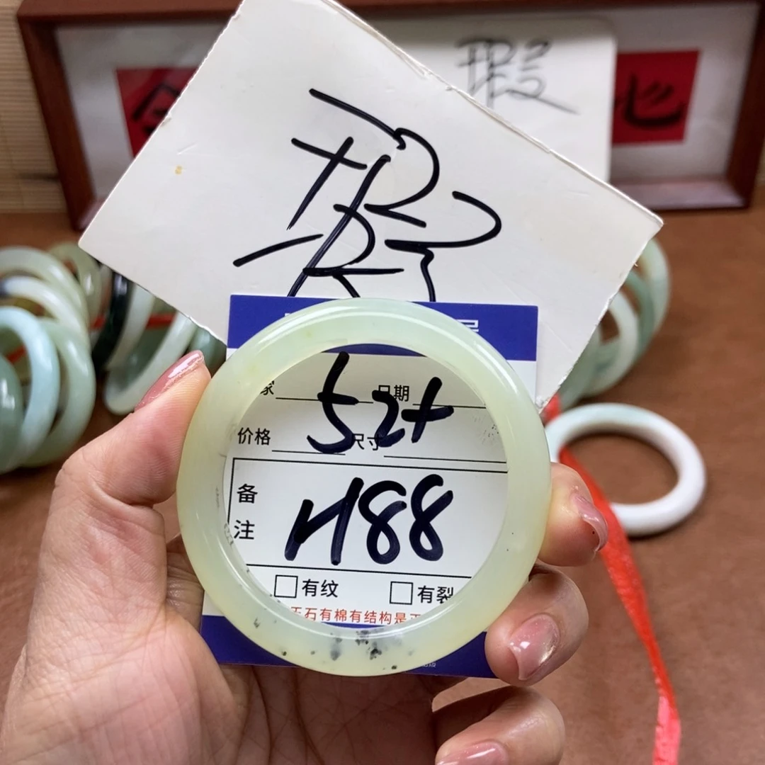 岫玉手镯手镯未镶嵌