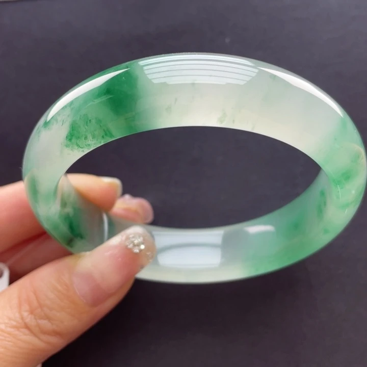 未镶嵌手镯石英质玉