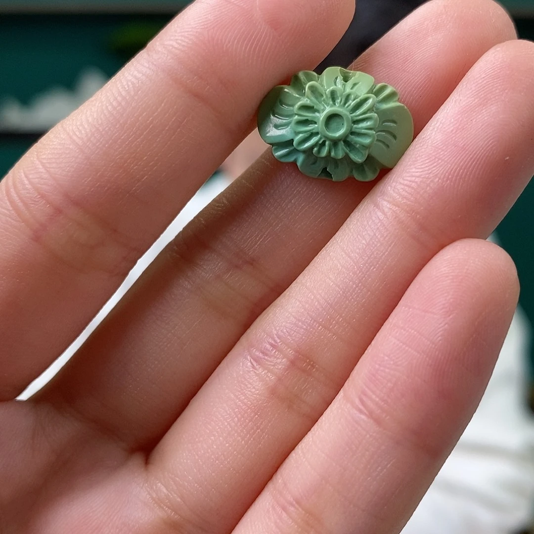 绿松石未镶嵌挂件