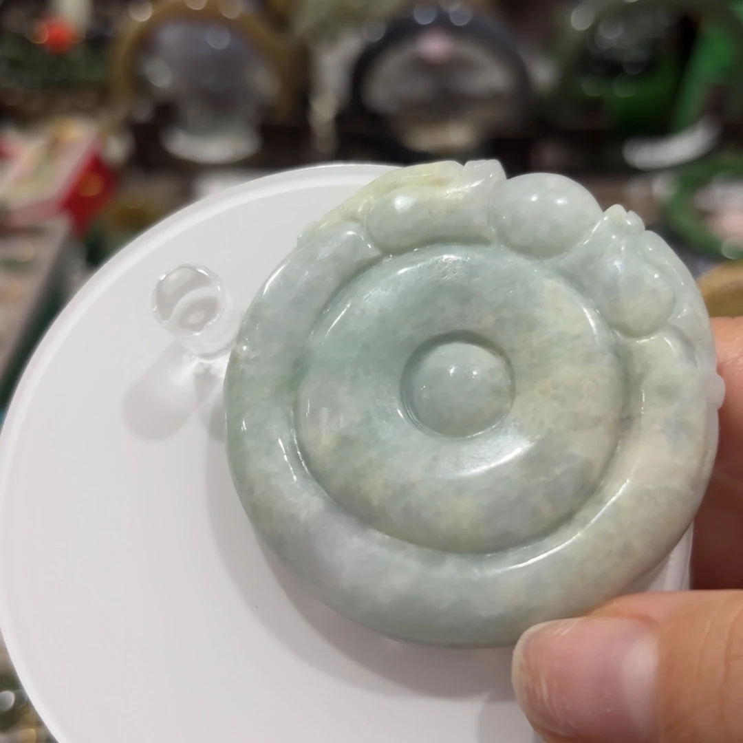 翡翠未镶嵌颈饰默认微瑕 介意勿拍
