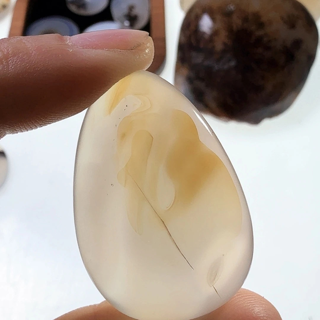 玛瑙/玉髓未镶嵌珠宝半成品