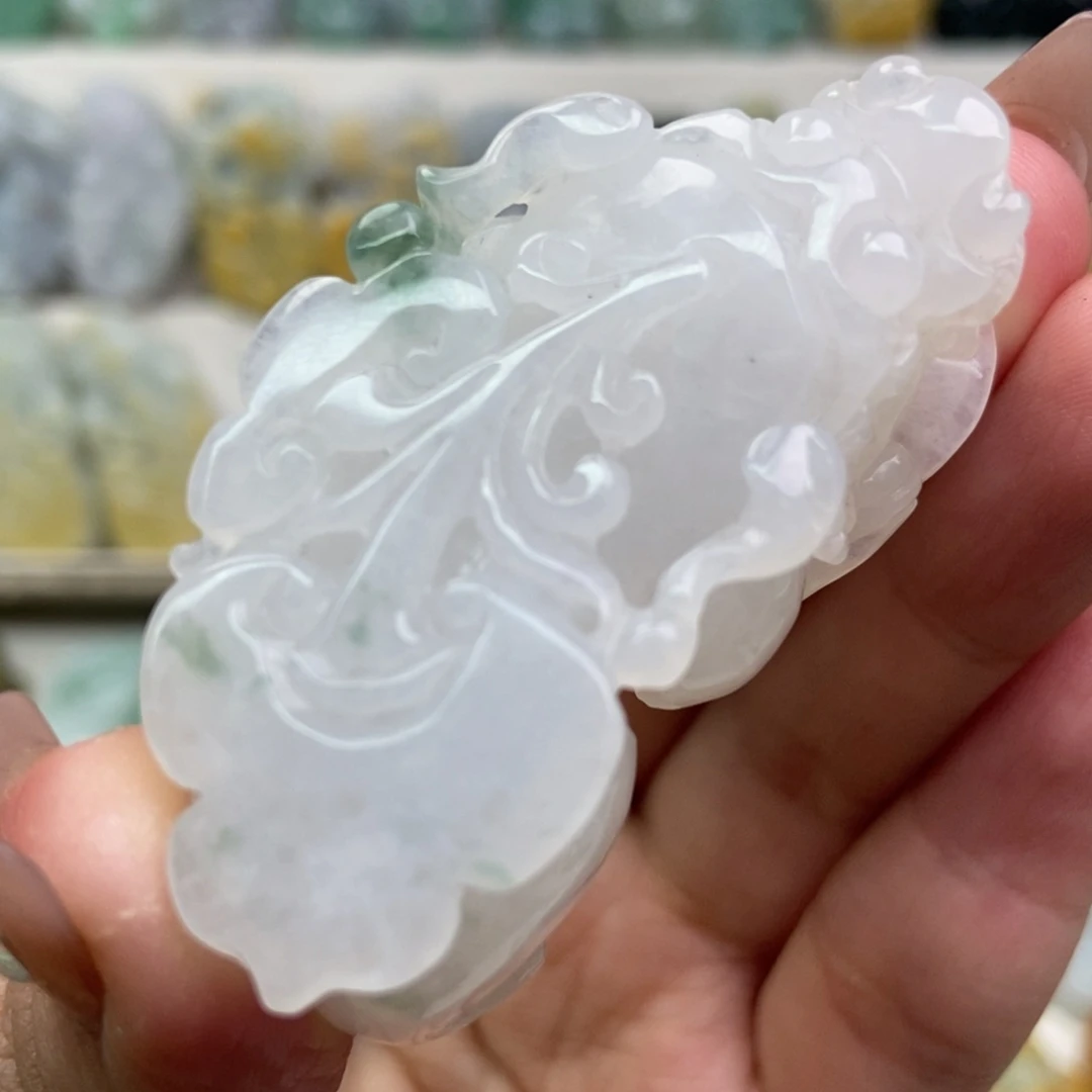 翡翠吊坠(赠链)未镶嵌