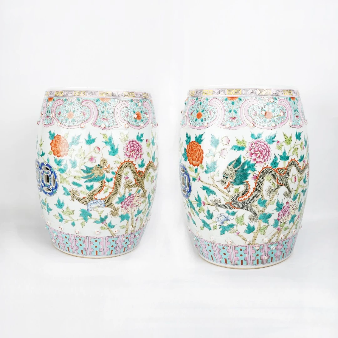 Lot004 清  粉彩龙纹绣墩一对