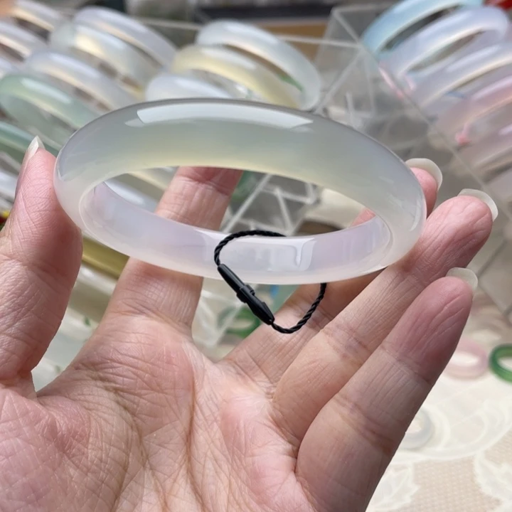 玛瑙/玉髓未镶嵌手镯58圈口