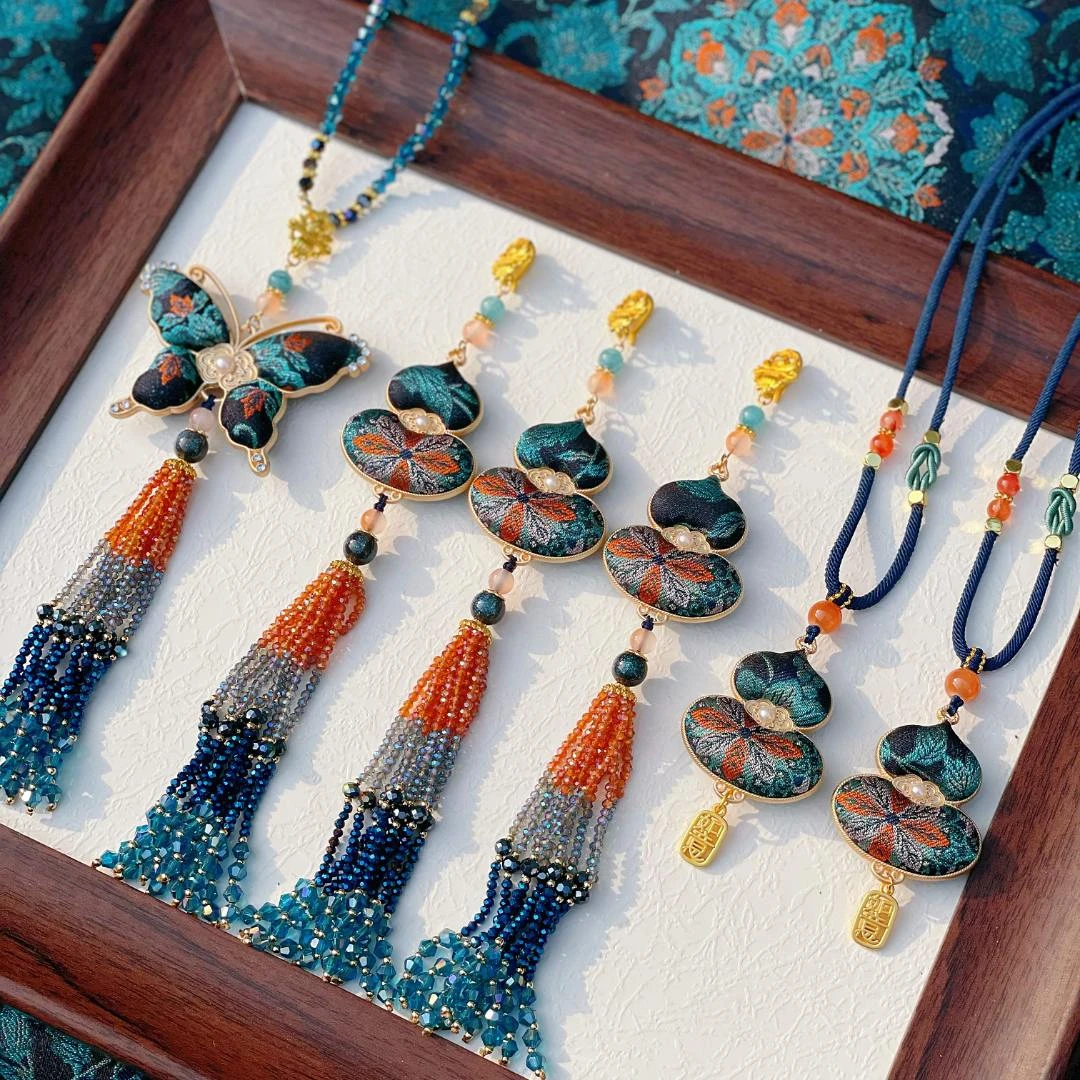 合金布艺吊坠 三川【翩若惊鸿】宋锦手工幻彩国风毛衣项链压襟礼物