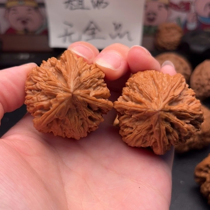 文玩核桃把件三棱全品39