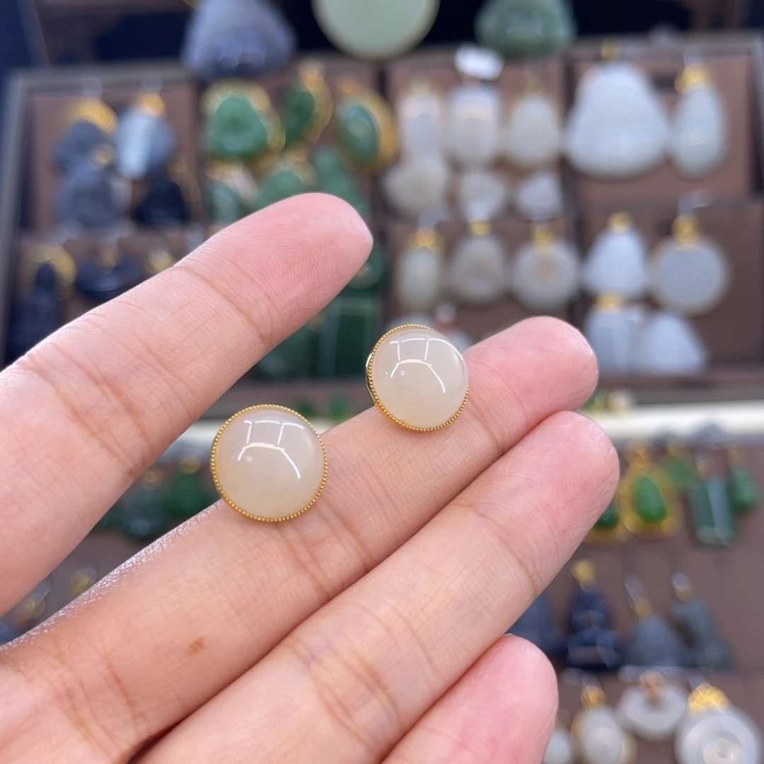 和田玉耳钉18K金镶嵌