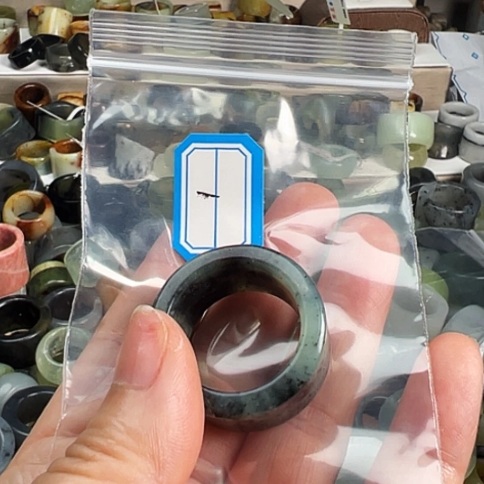 【闪购商品】蛇纹石玉合金颈饰上*