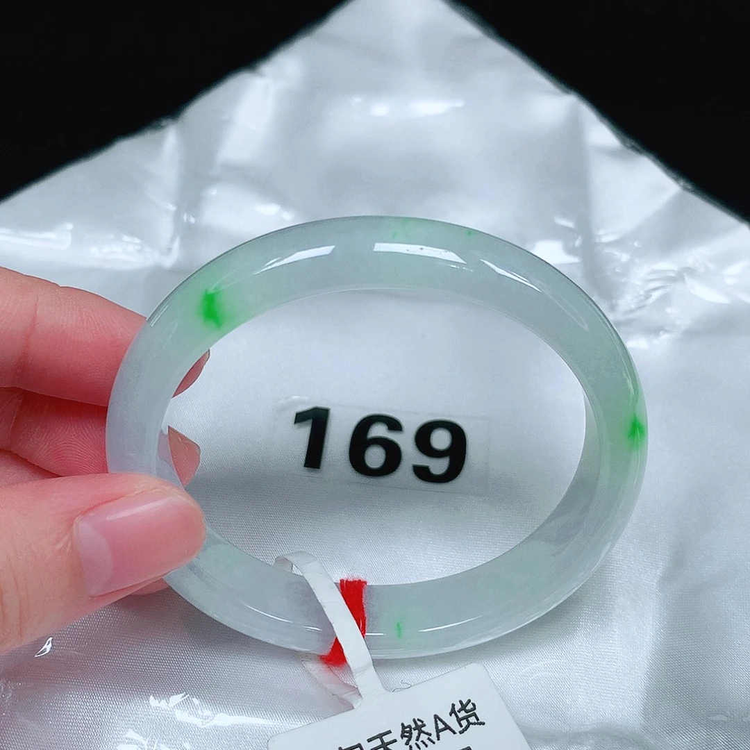 未镶嵌手镯（贵妃镯）翡翠