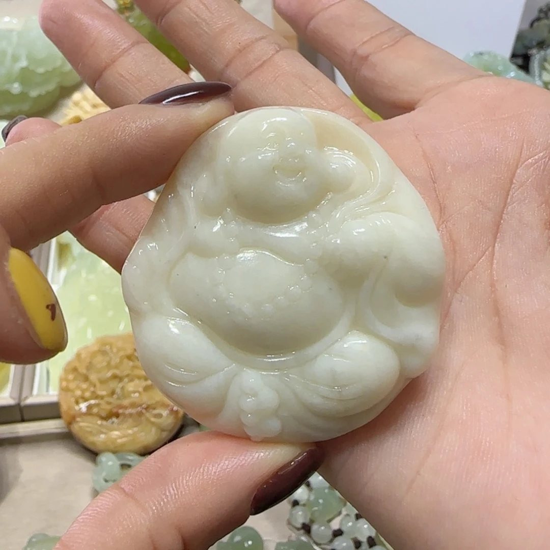 未镶嵌蛇纹石玉吊坠