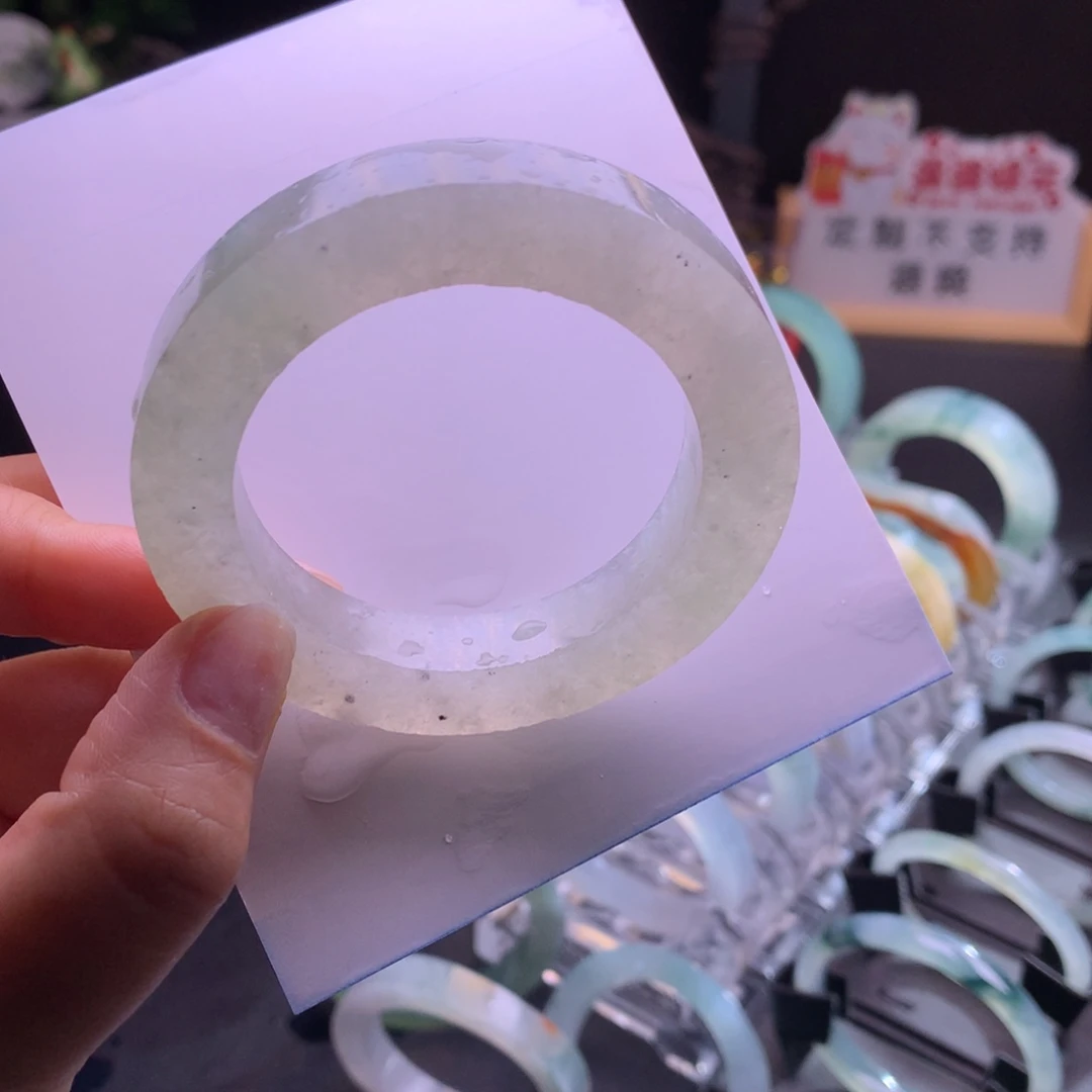 定制翡翠未镶嵌手镯