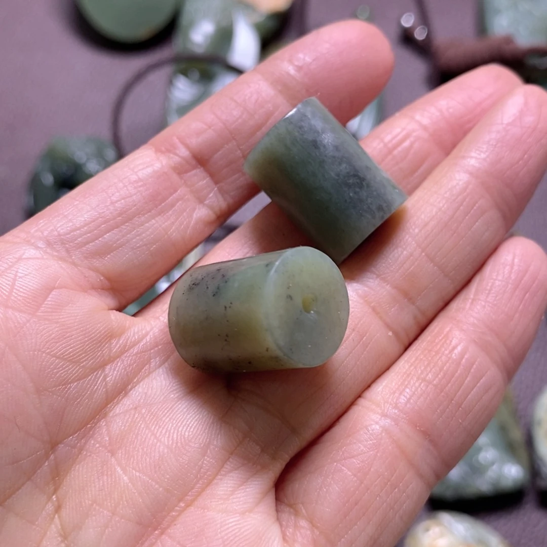 岫岩河磨玉（透闪石质玉）挂件未镶嵌