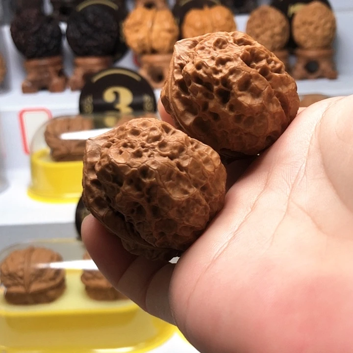 文玩核桃吊坠云南铁核桃