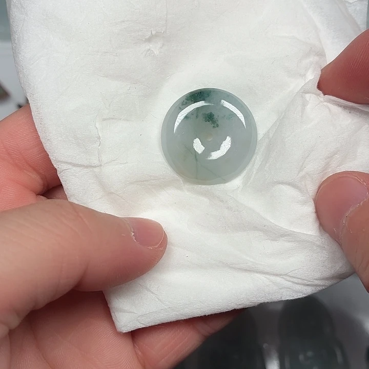 翡翠未镶嵌颈饰平安扣