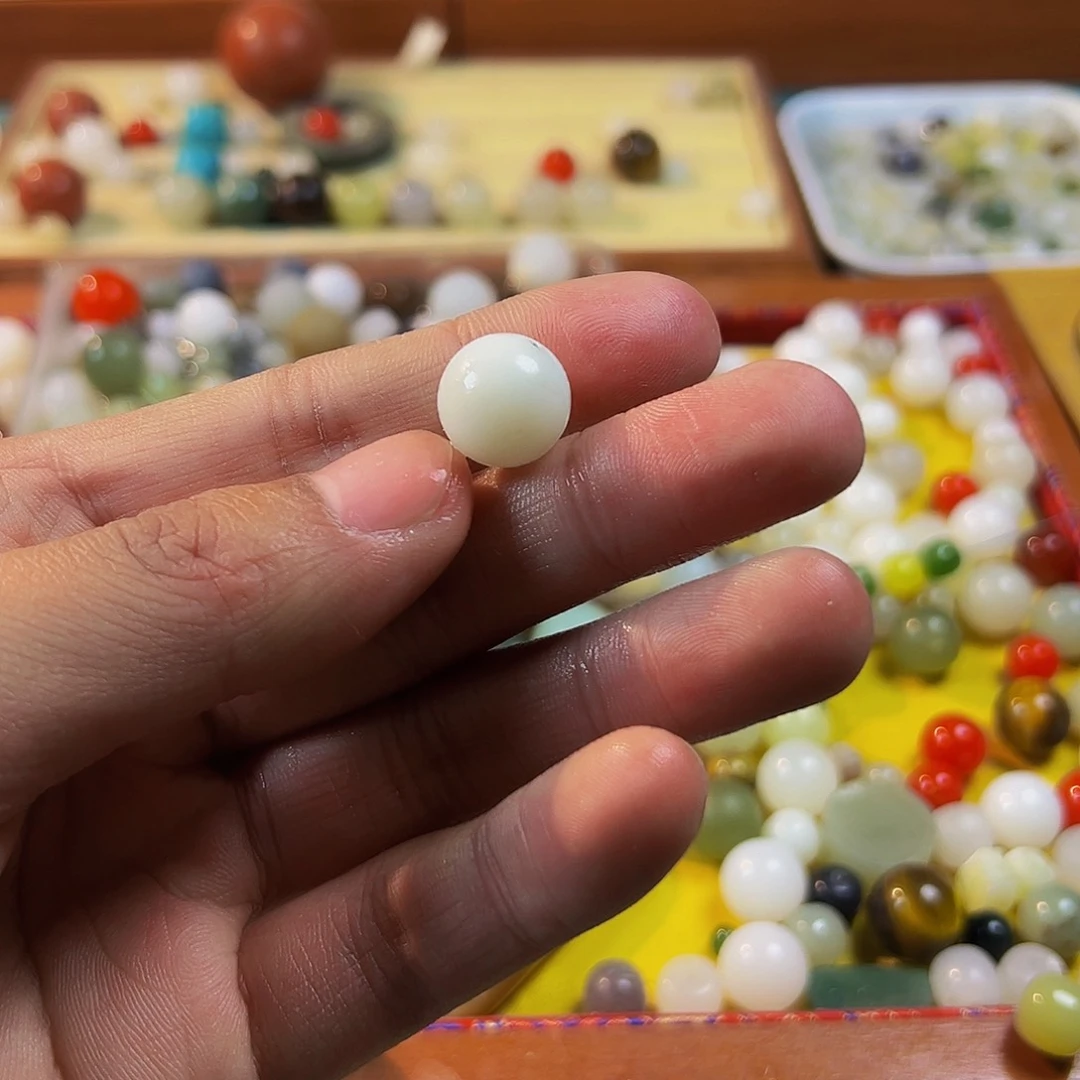 和田玉卡14散珠未镶嵌