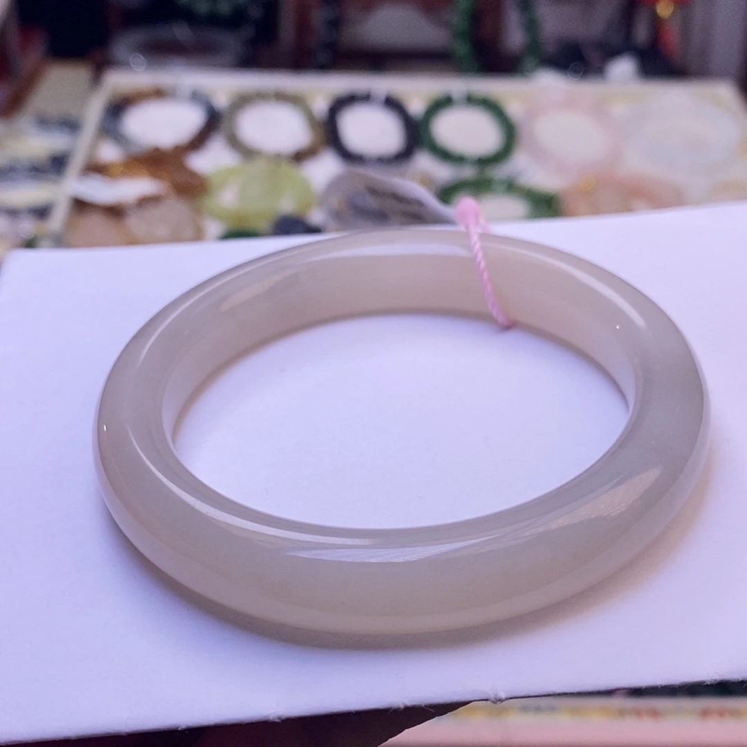 颈饰未镶嵌和田玉烟藕粉手镯58.3圈口