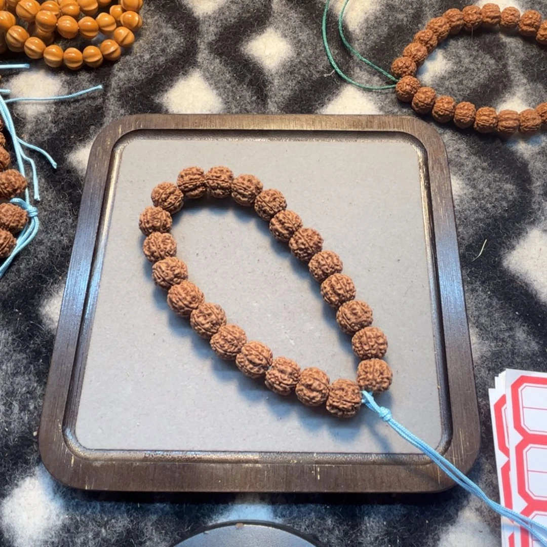 金刚菩提吊坠红皮梅花手持