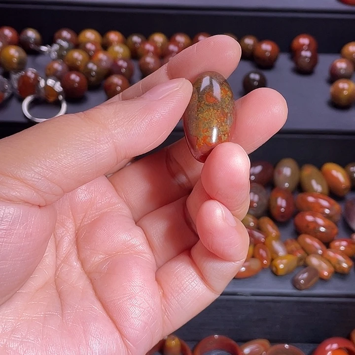 草***飞玛瑙/玉髓未镶嵌天然战国红玛瑙玉髓