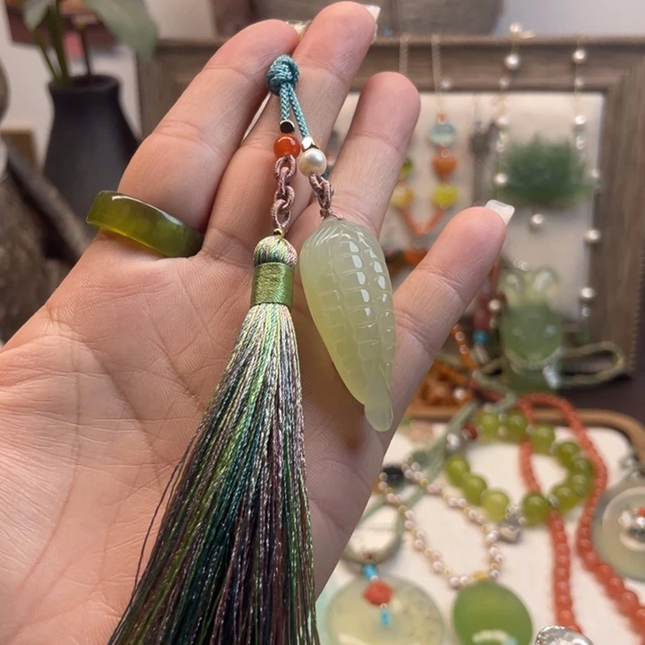 蛇纹石玉吊坠未镶嵌