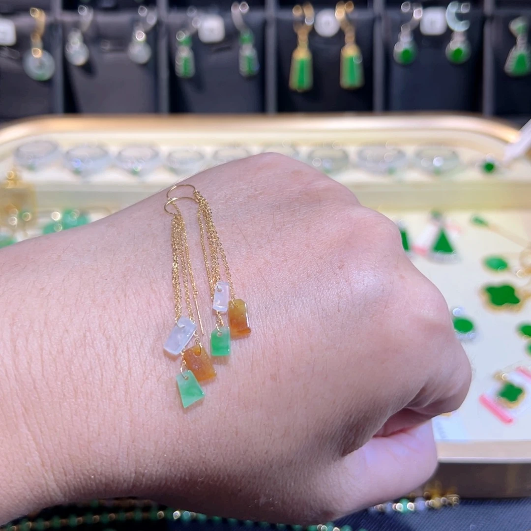 翡翠18K金镶嵌颈饰耳线