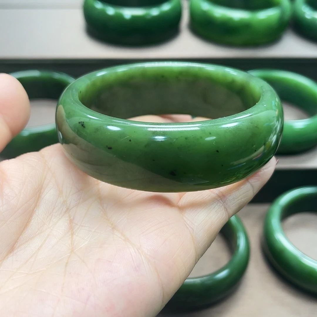 和田玉（碧玉）未镶嵌手镯