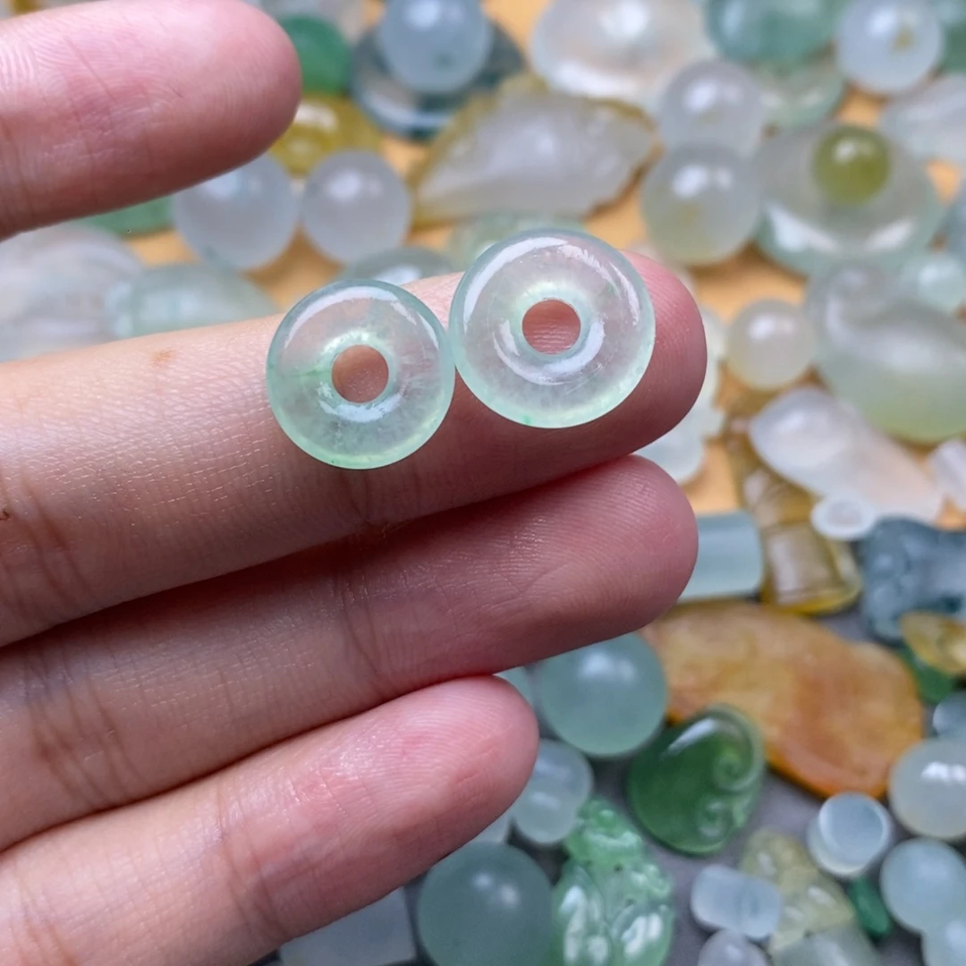 定制翡翠未镶嵌挂件