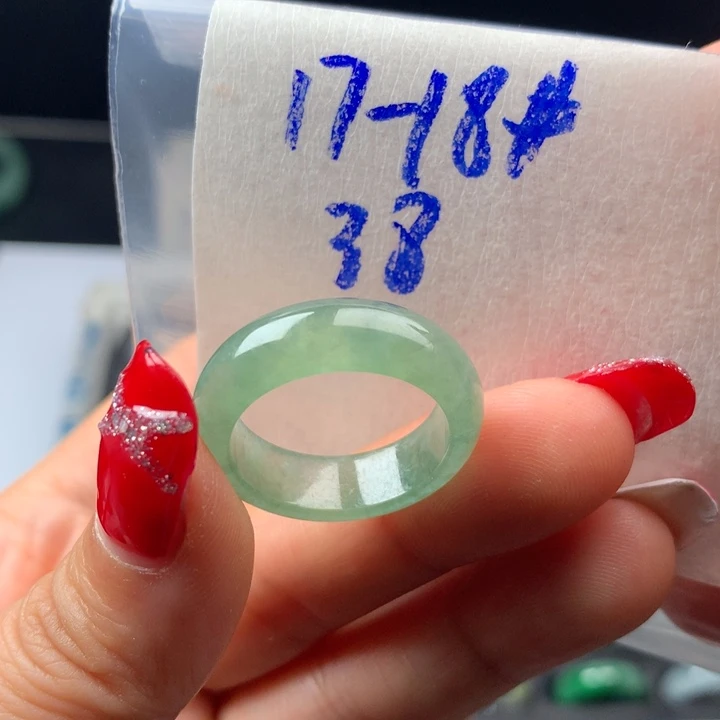 小***奇定制翡翠未镶嵌戒圈