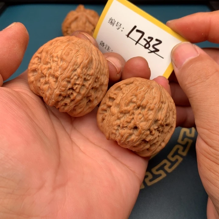 把件文玩核桃42全品绣球1783