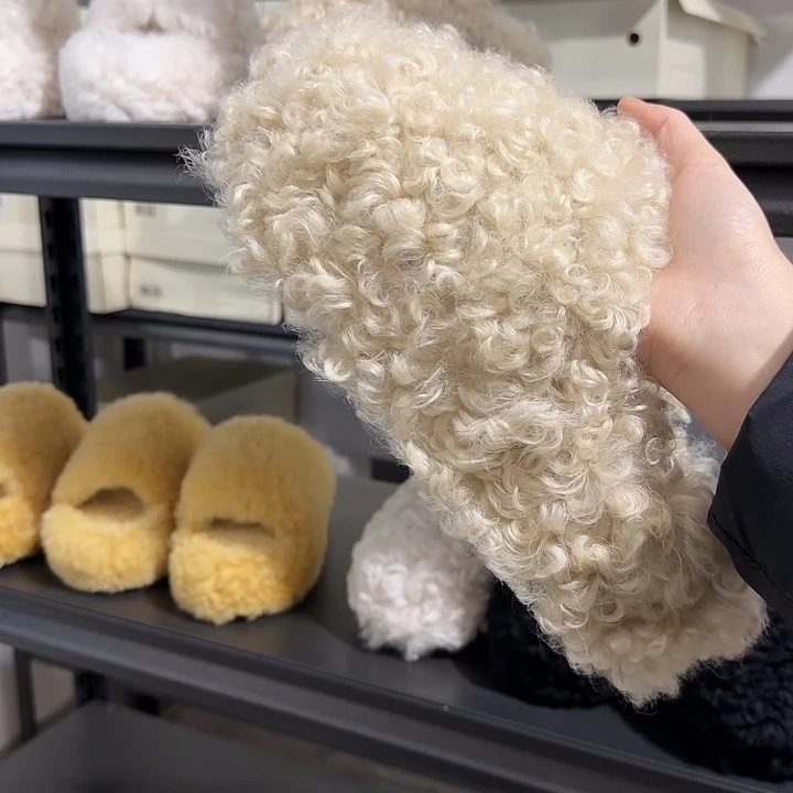 41奶茶色卷毛包脚五厘米