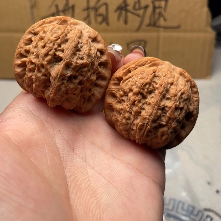 敷****把件文玩核桃血麒麟72