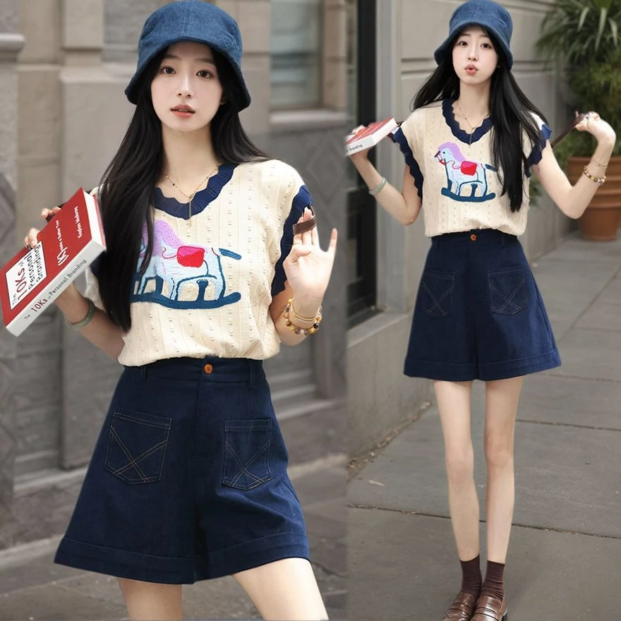 25夏新款杏色刺绣T恤女宽松休闲针织上衣百搭显瘦牛仔裤两件套装