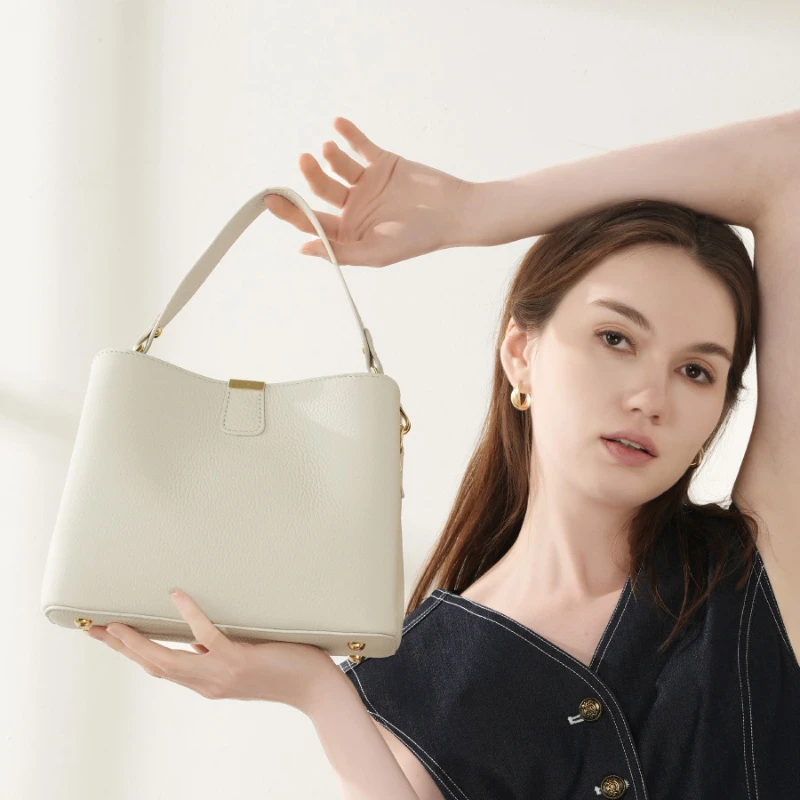 头层牛皮包包2025新款潮大容量水桶包简约百搭真皮斜挎单肩手提包