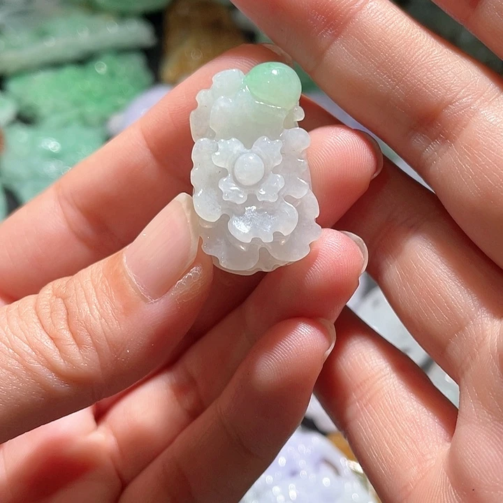 颈饰未镶嵌翡翠天