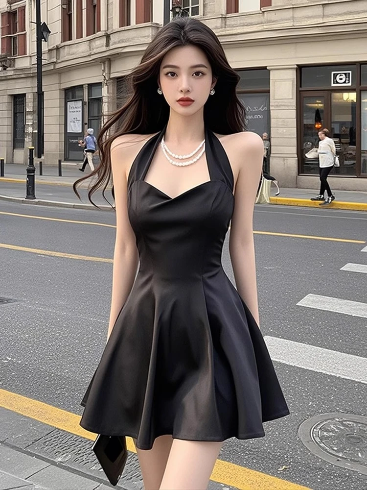 【KEKE】黑色挂脖低领连衣裙女春季收腰显瘦气质女神范性感纯欲短裙