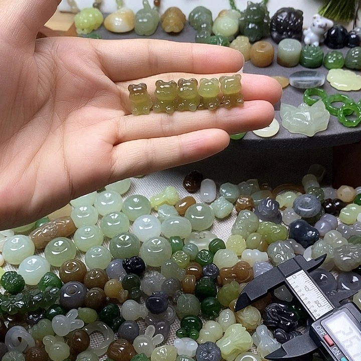 未镶嵌和田玉挂件小熊98一个多样性发其一