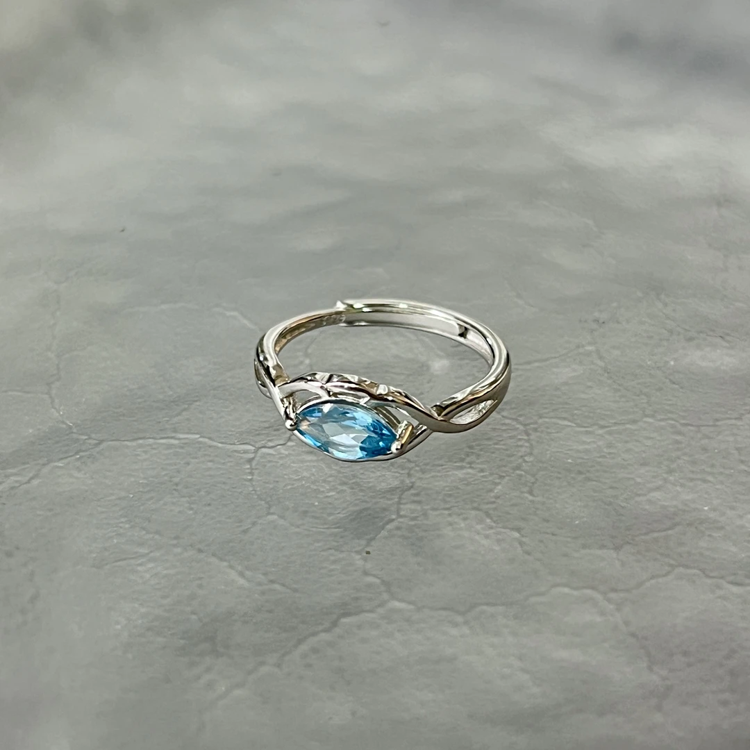 4*8mm马眼切割托帕石银镶纽带活口戒指(瑞士蓝）