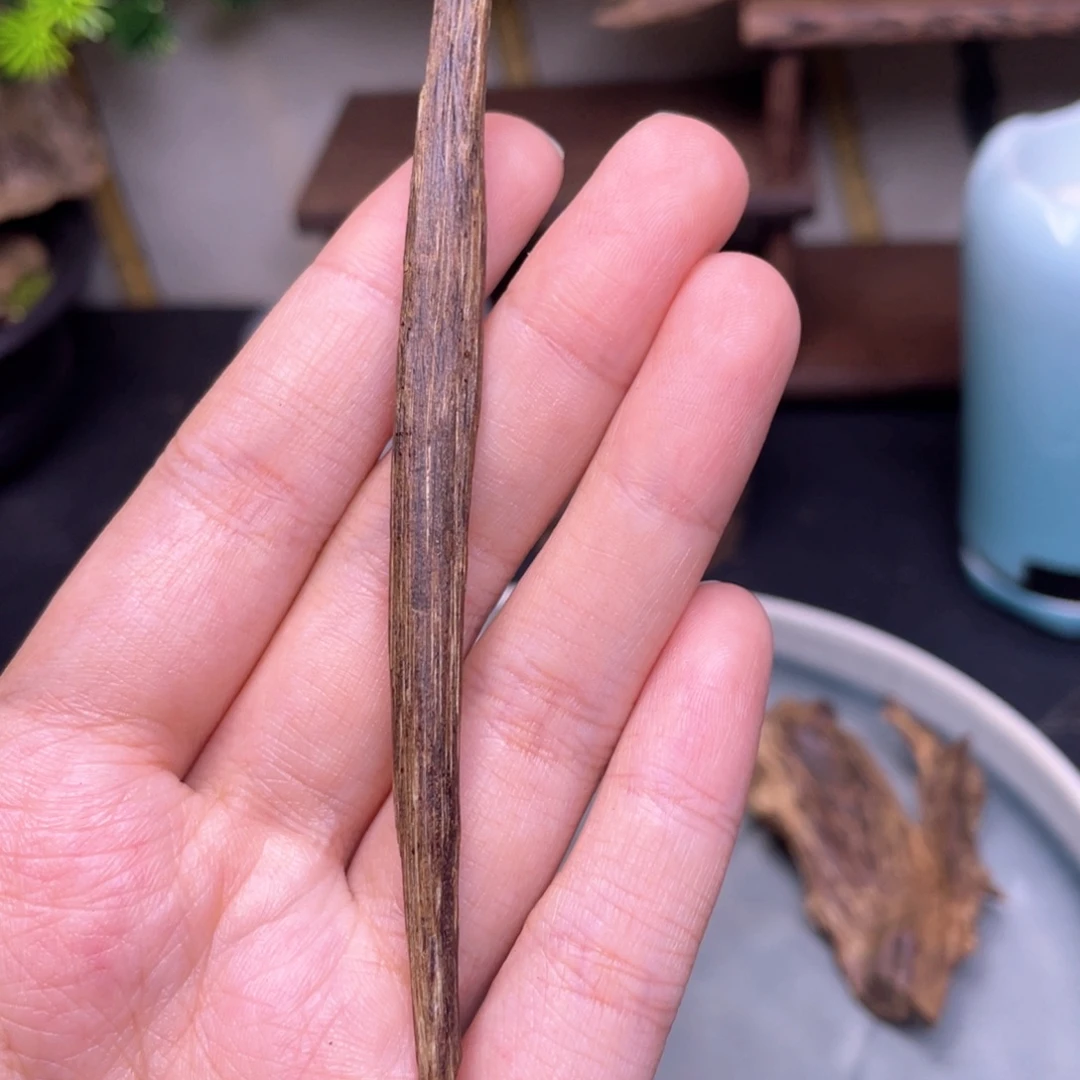 L***d2.2克海南大山老海南沉水树心油