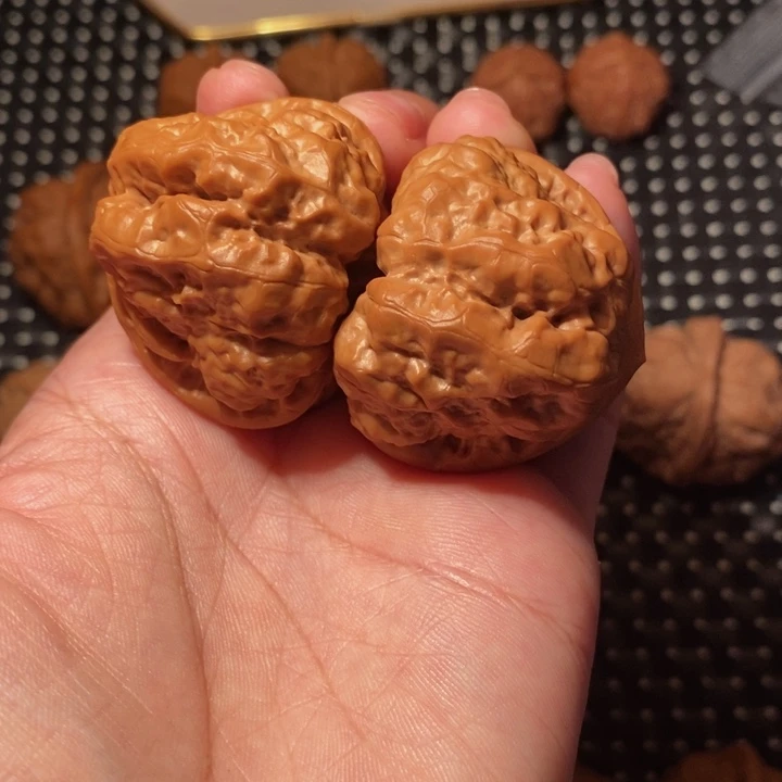 秋***呀把件文玩核桃三角箭毒蛙王