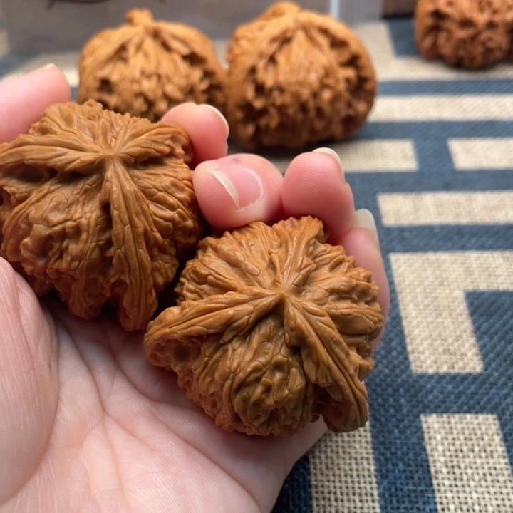 杨***勇核桃白狮子43核桃