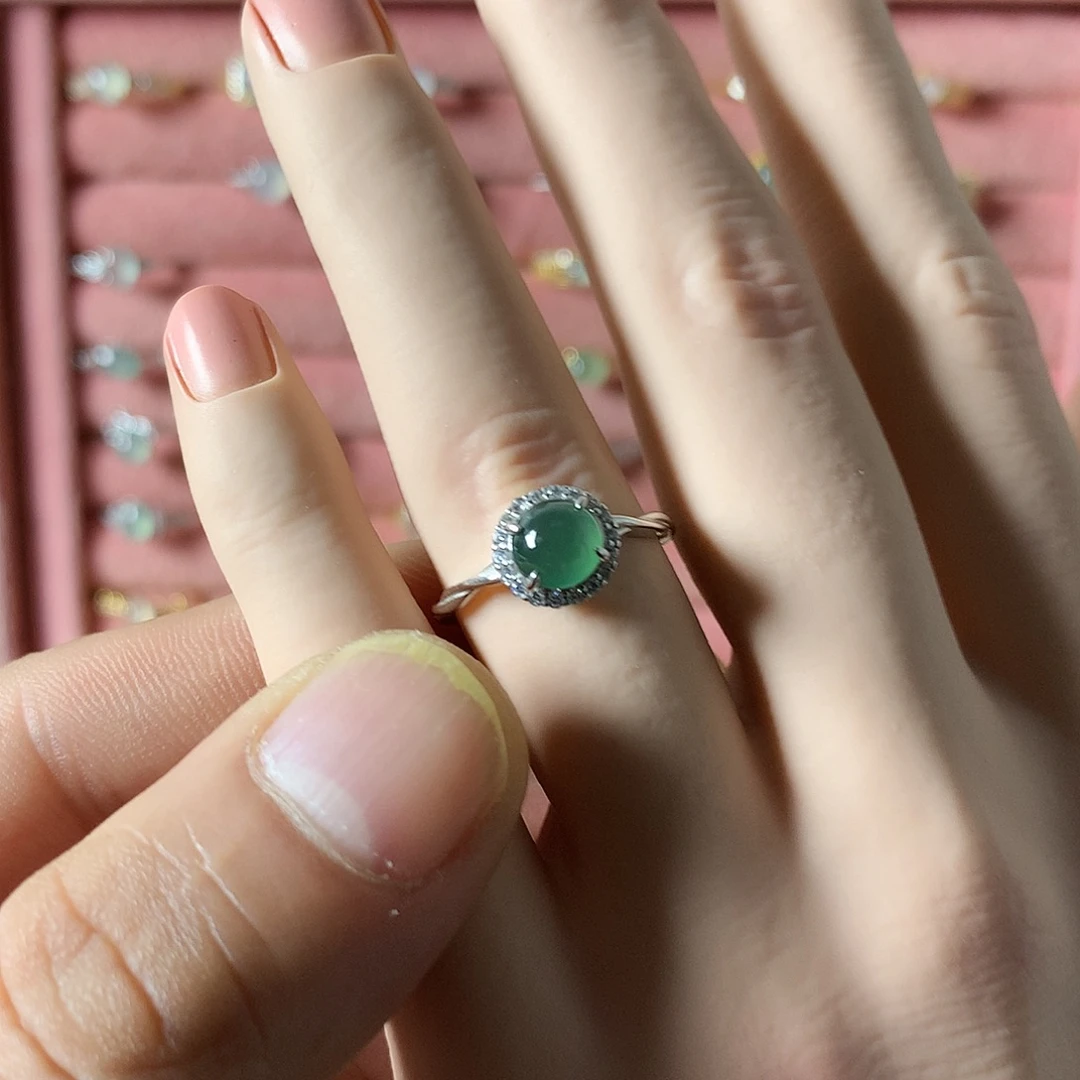 鼻***儿翡翠未镶嵌戒指838