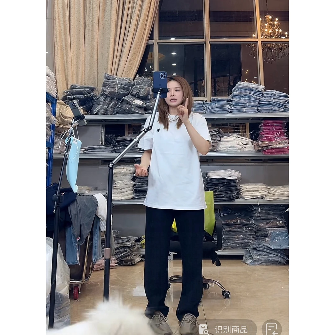 蜜蜂刺绣小标大版短袖